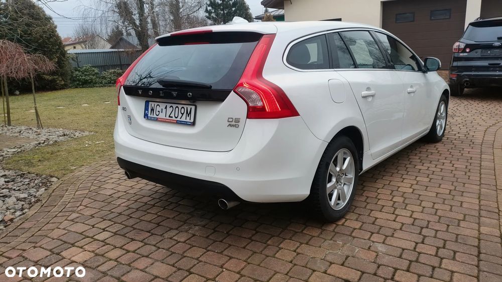 Volvo V60 D5 AWD Geartronic Momentum - 2