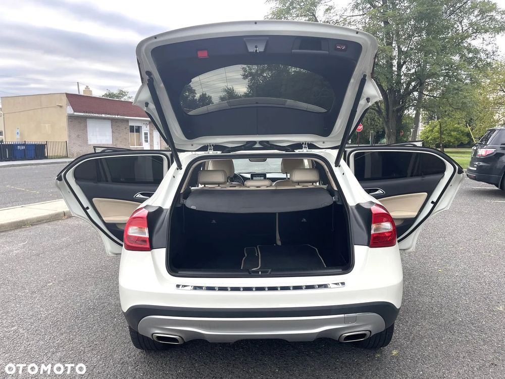 Mercedes-Benz GLA 250 4-Matic - 18