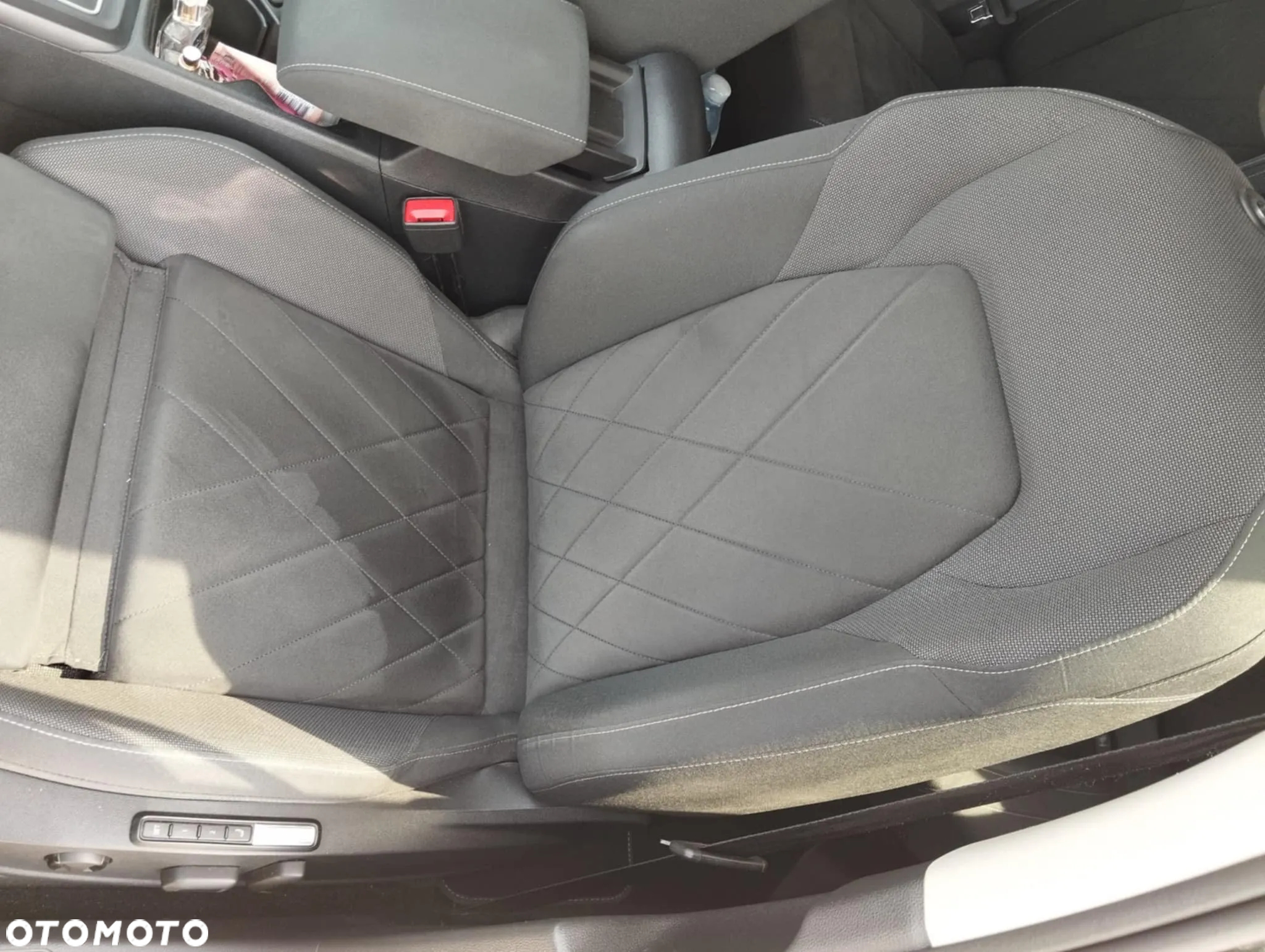 Volkswagen Golf - 5