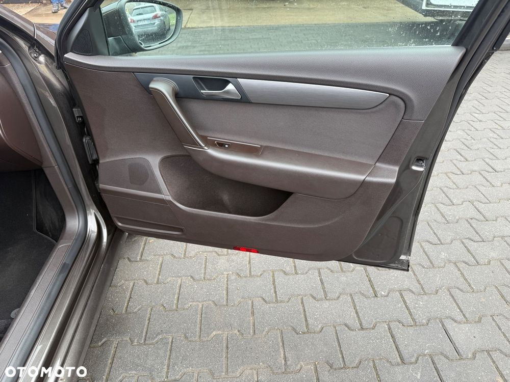 Volkswagen Passat 2.0 TDI Comfortline DSG - 18