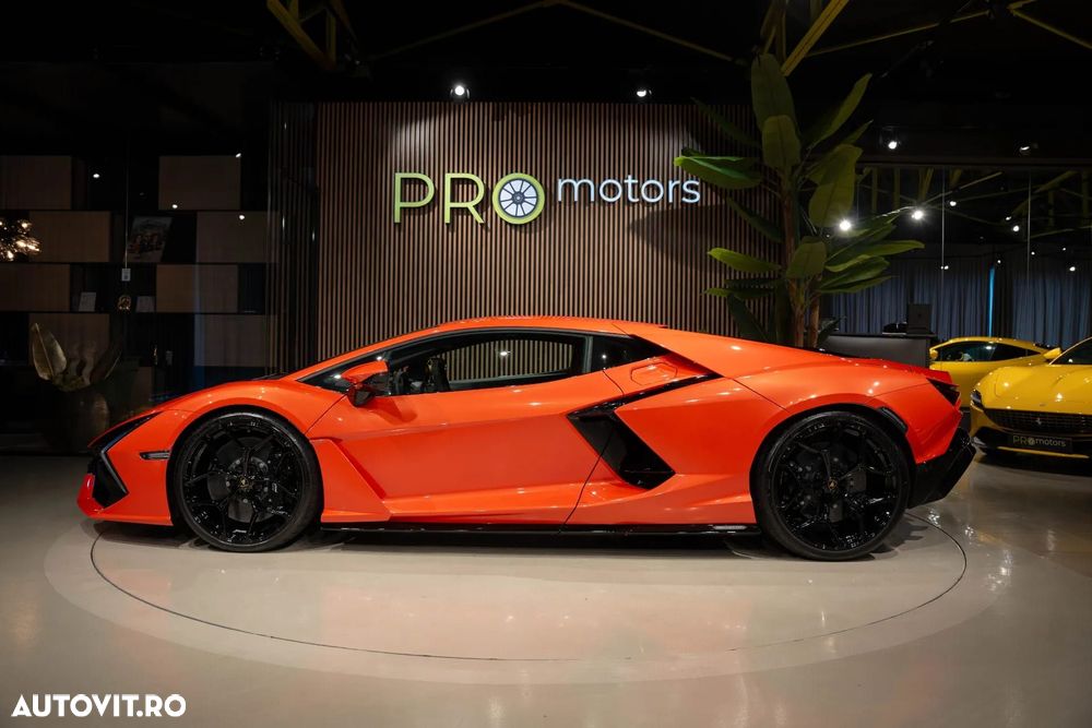 Lamborghini Revuelto - 3
