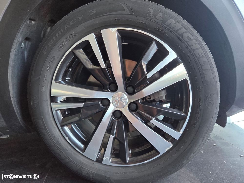Peugeot 5008 PureTech 130 EAT8 Stop & Start Allure Pack - 26
