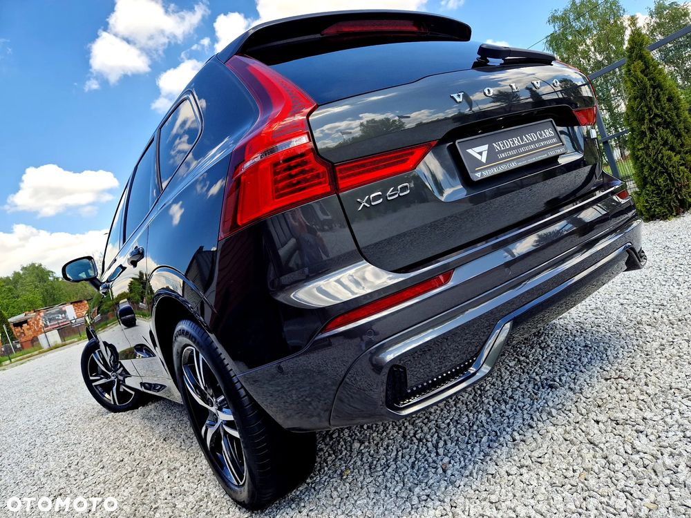 Volvo XC 60 T6 Plug-In Hybrid AWD Plus Dark - 8