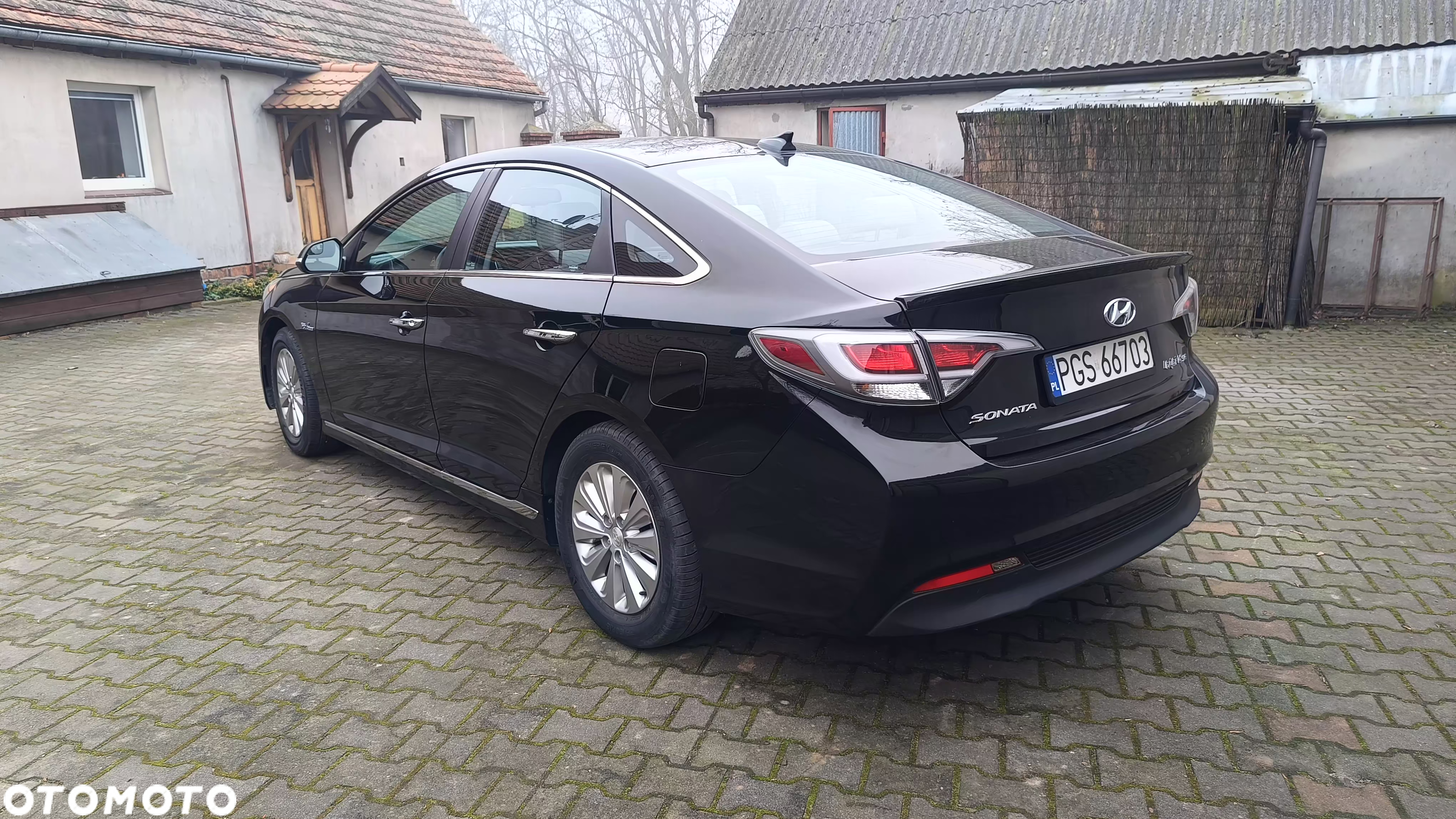 Hyundai Sonata - 2