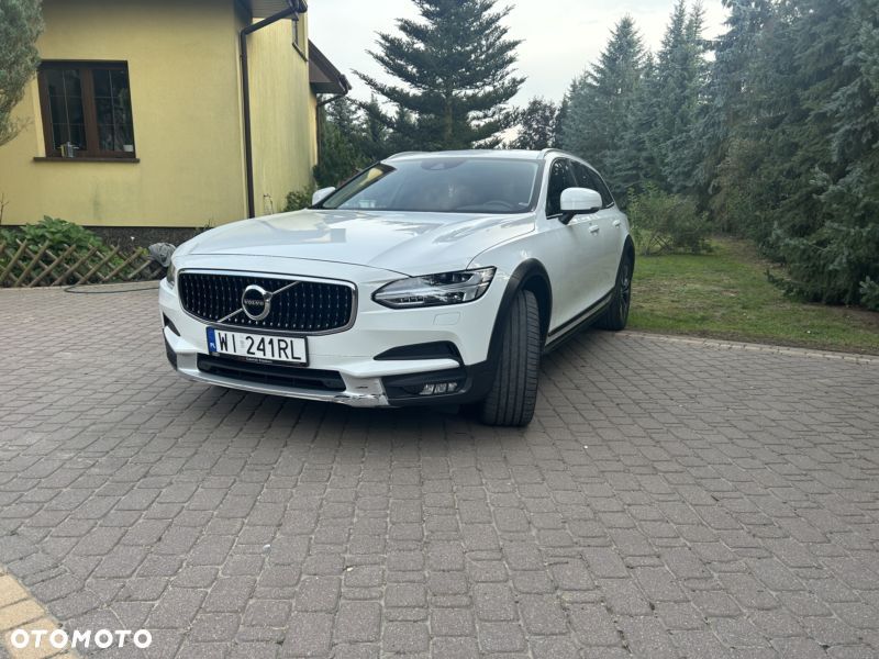 Volvo V90 D4 SCR AWD R-Design - 4