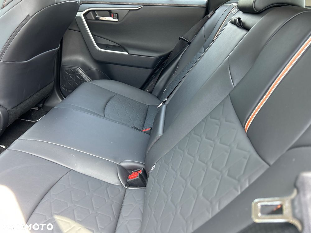 Toyota RAV4 - 10
