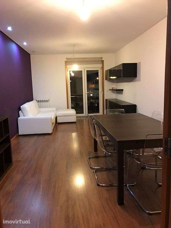 T2 mobilado próximo do Glicínias - Grande imagem: 2/17