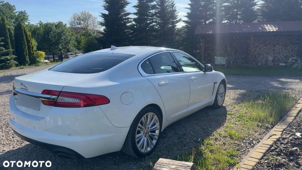 Jaguar XF 2.0 T Premium Luxury - 5