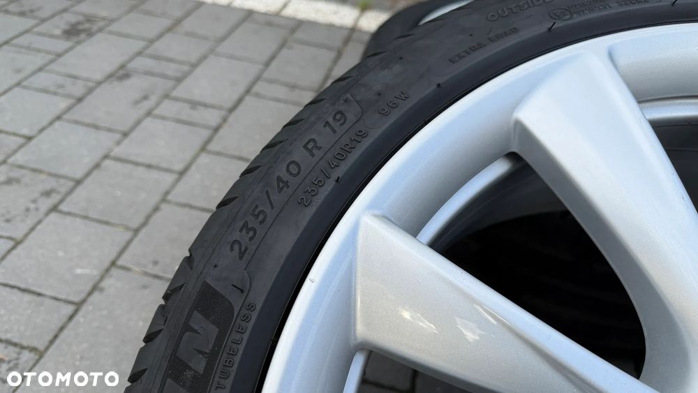 Koła r19 235/40 Tesla 5x114.3 ET40 8.5J alufelgi Model 3 - 13