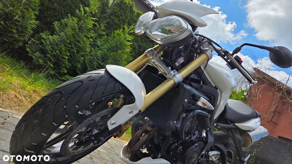 Triumph Street Triple - 19