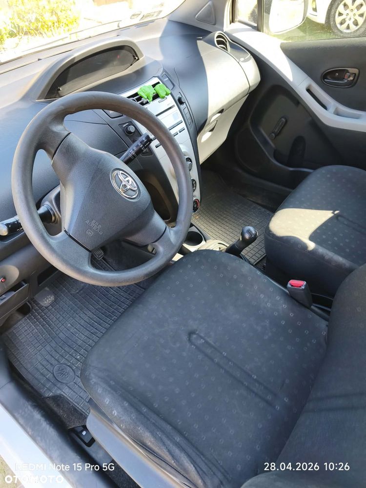 Toyota Yaris - 7