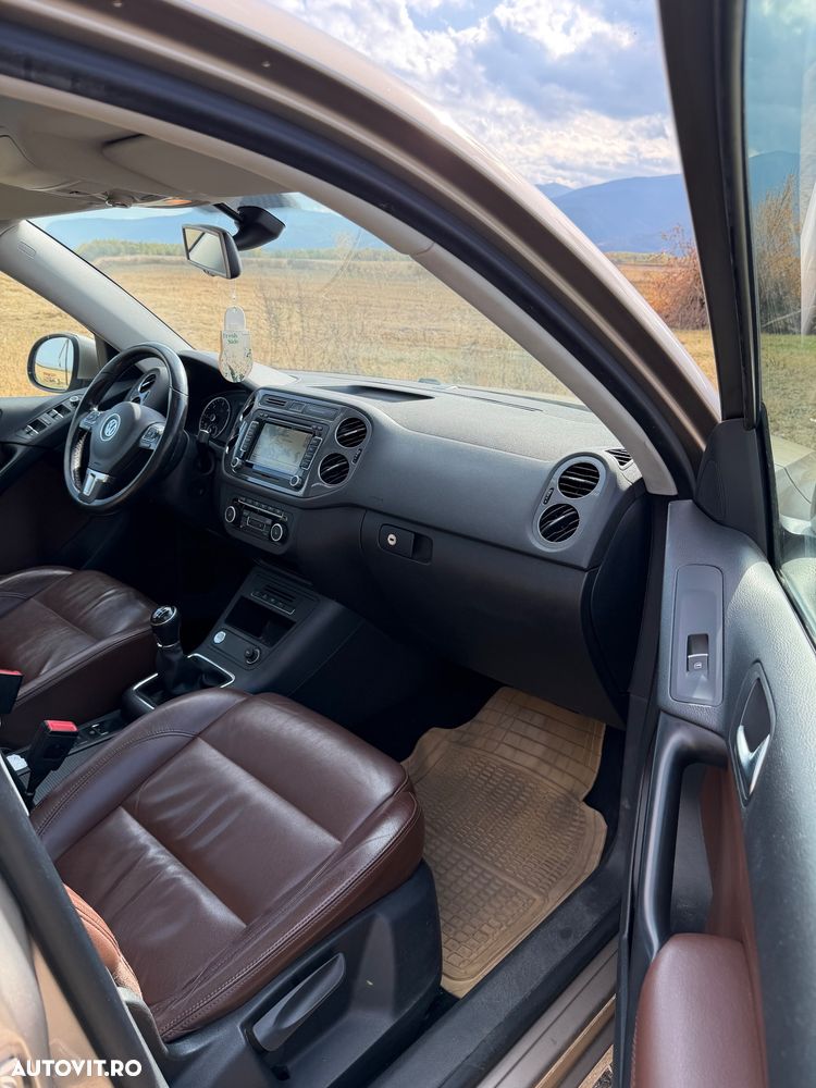 Volkswagen Tiguan - 12