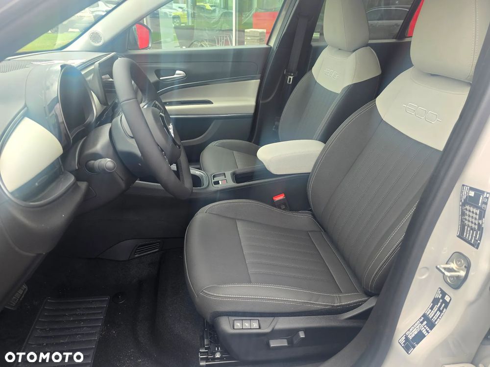 Fiat 600 1.2 Turbo La Prima eDCT - 11