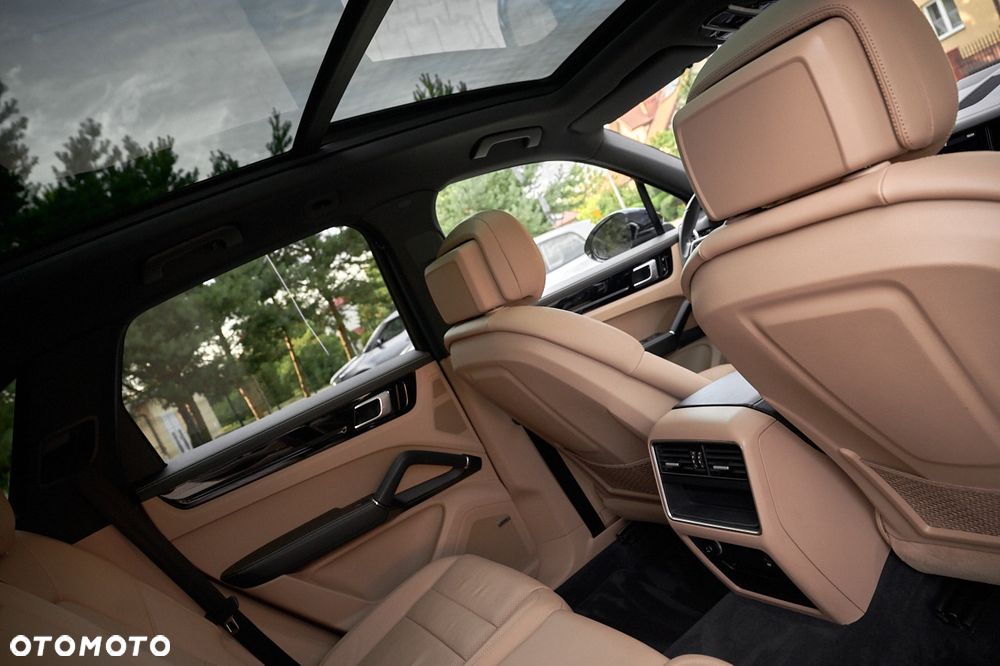 Porsche Cayenne - 29