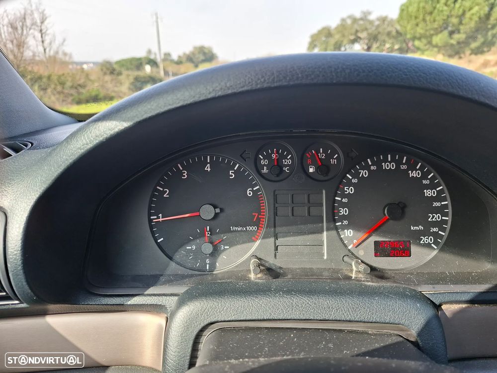 Audi A4 Avant 1.6 Ambiente - 15