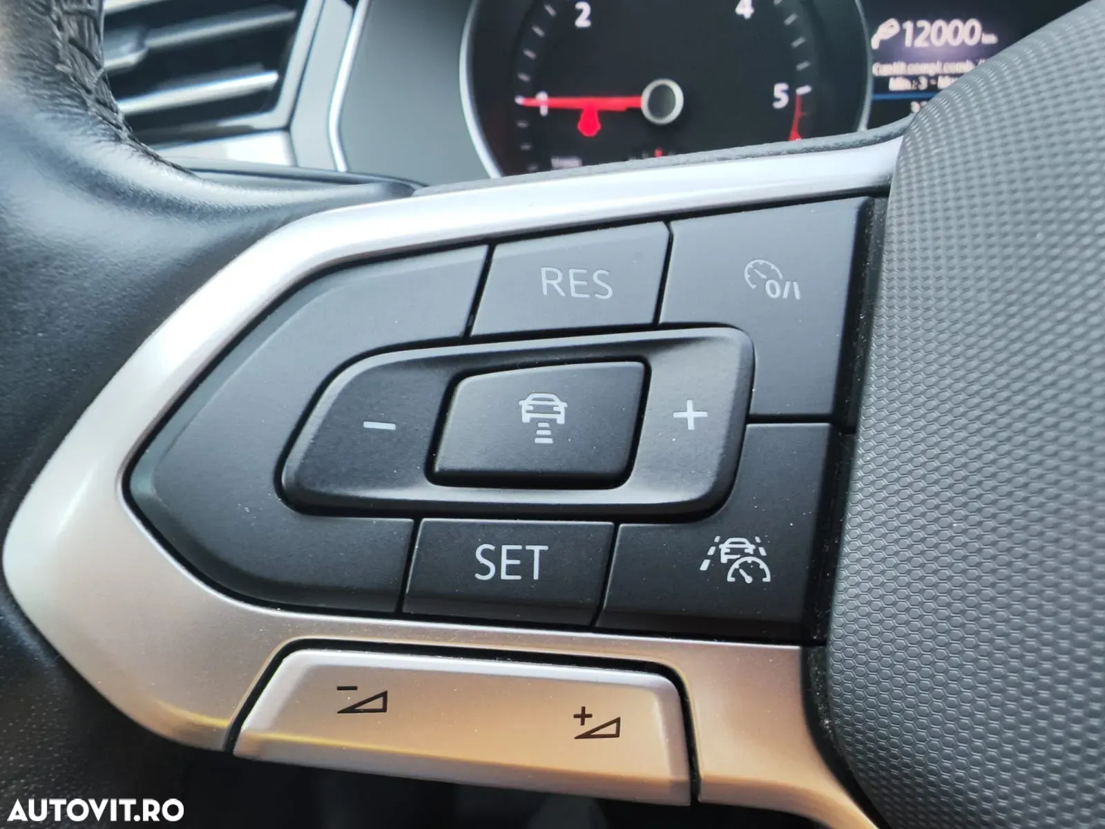 Volkswagen Passat - 32