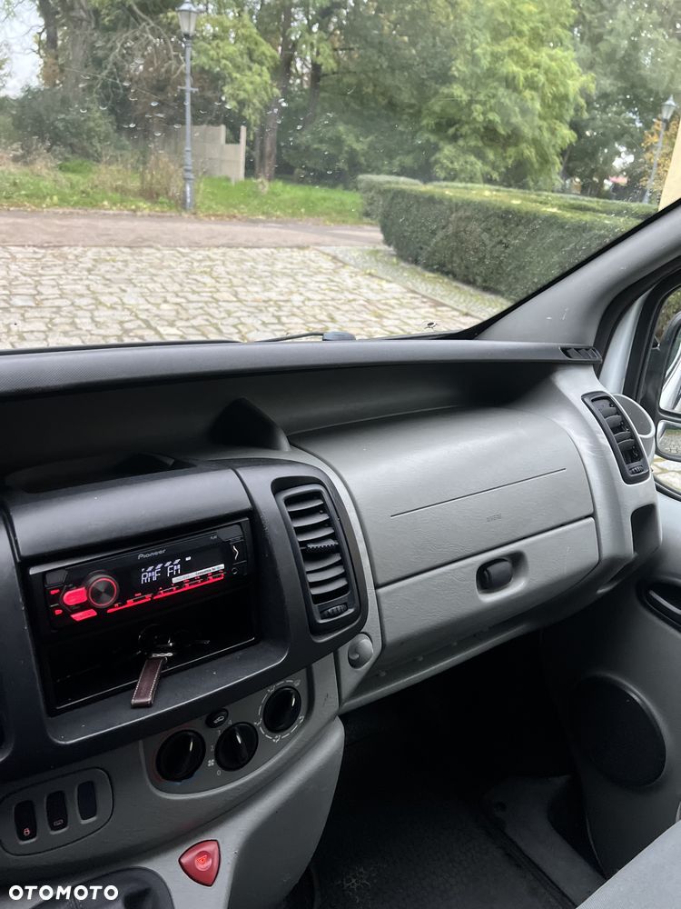 Opel Vivaro 2.5 CDTI L2H1 - 20