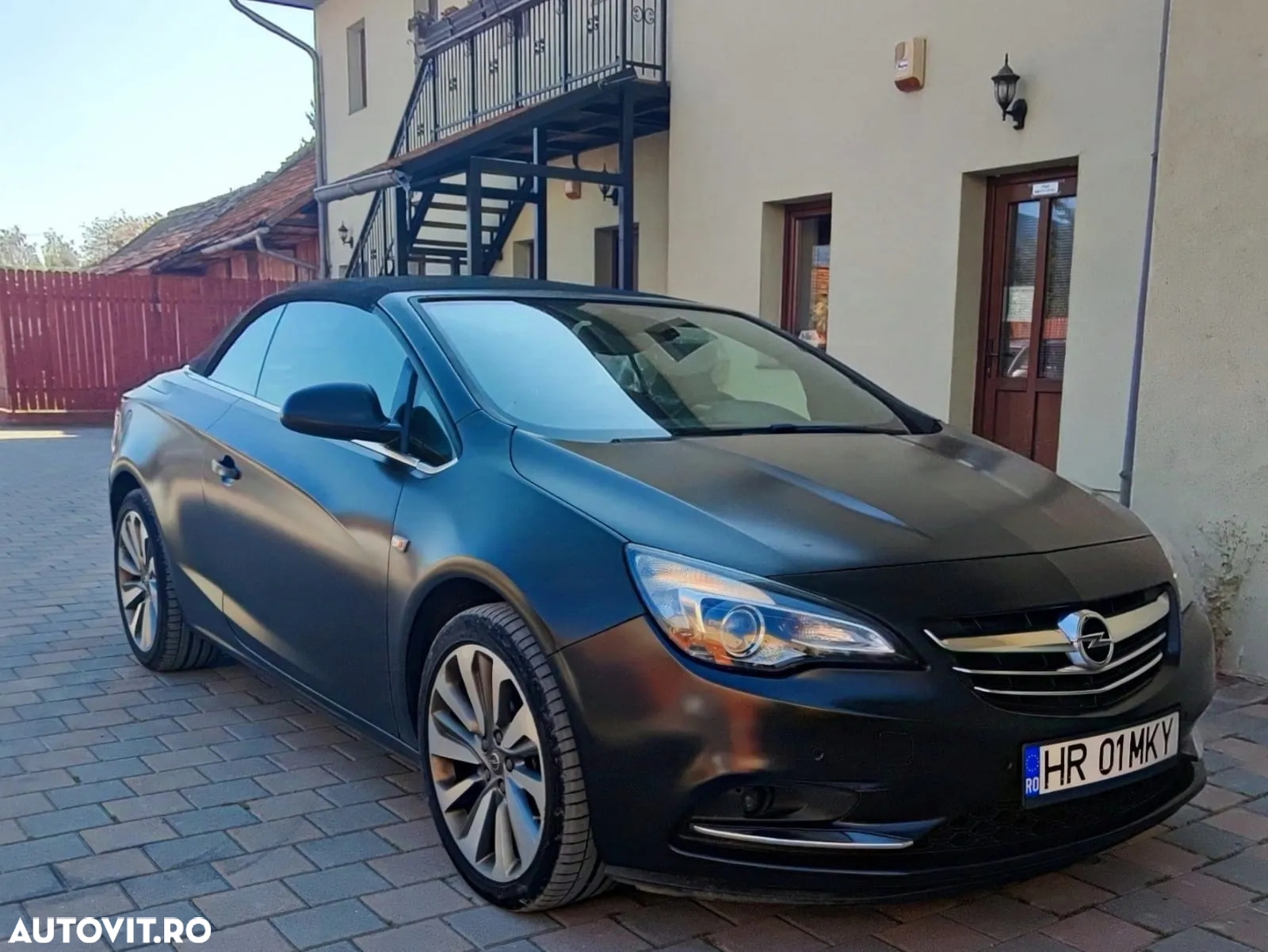 Opel Cascada 1.6 Turbo ECOTEC Start/Stop Cabriolet - 2