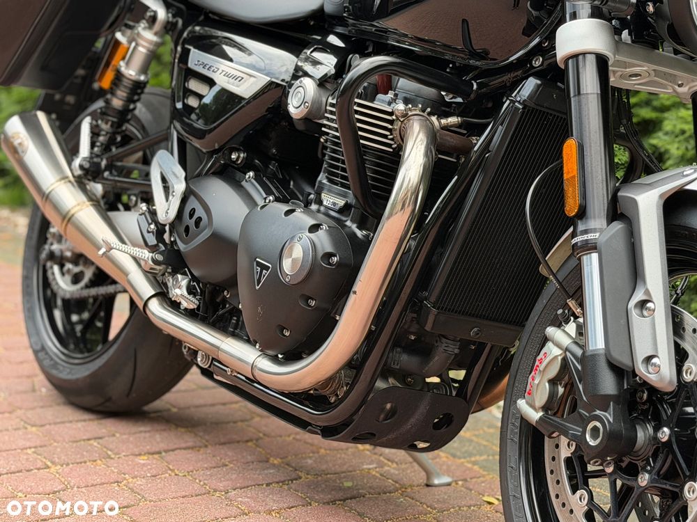 Triumph Speed Twin - 12