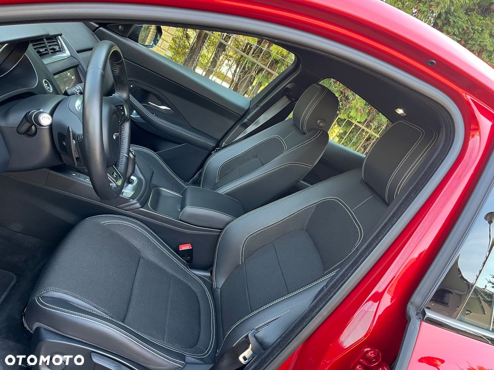 Jaguar E-Pace 2.0 i4D AWD R-Dynamic - 15