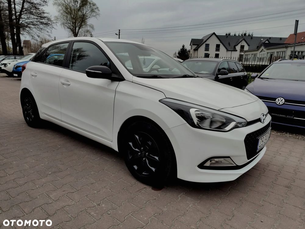 Hyundai i20 blue 1.2 - 5