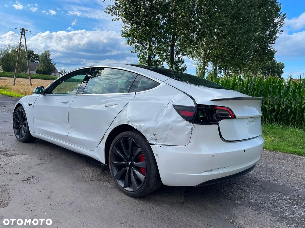 Tesla Model 3 Langstreckenbatterie Allradantrieb Dual Motor - 7