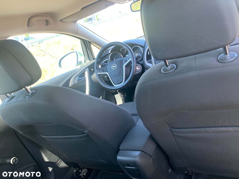 Opel Astra 1.4 T Cosmo EU6 - 11