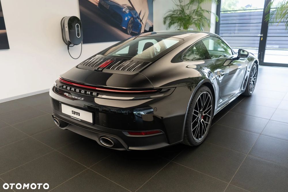 Porsche 911 Carrera 4S - 4
