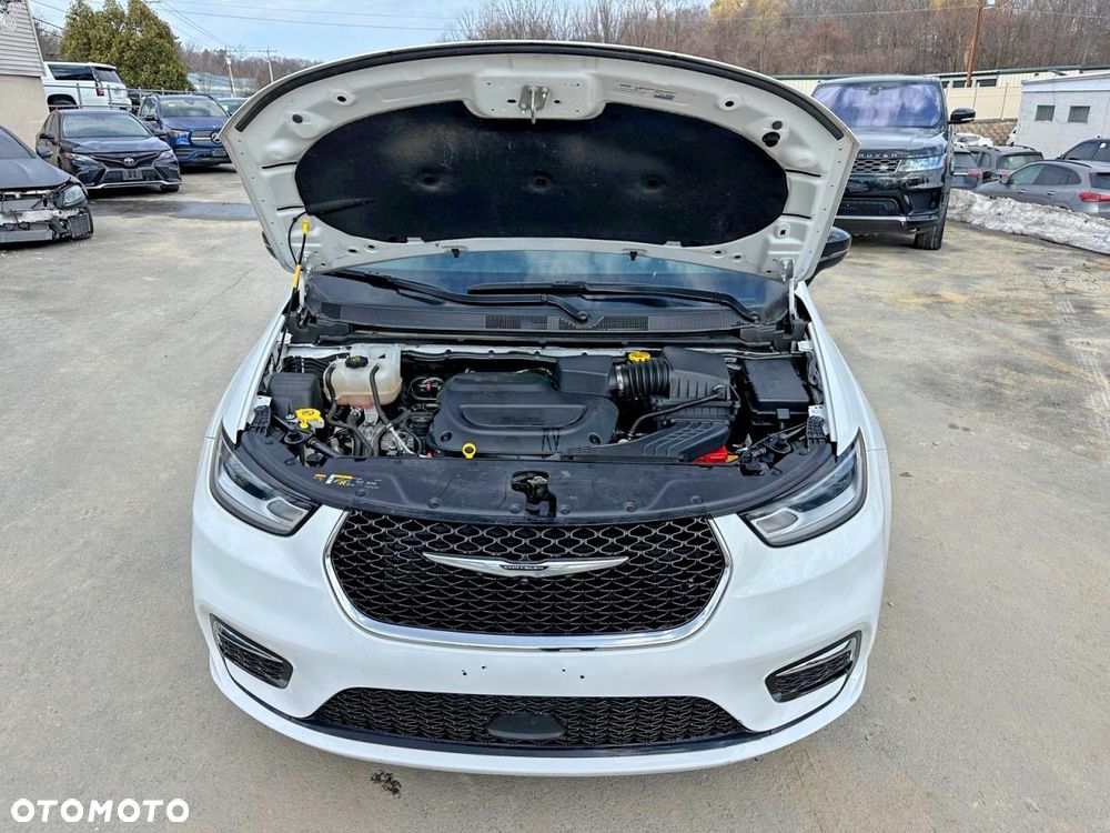 Chrysler Pacifica - 9