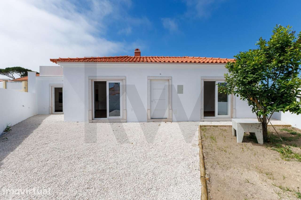 Moradia T2 Totalmente Remodelada com Logradouro | Fontanelas, Sintra - Grande imagem: 2/25