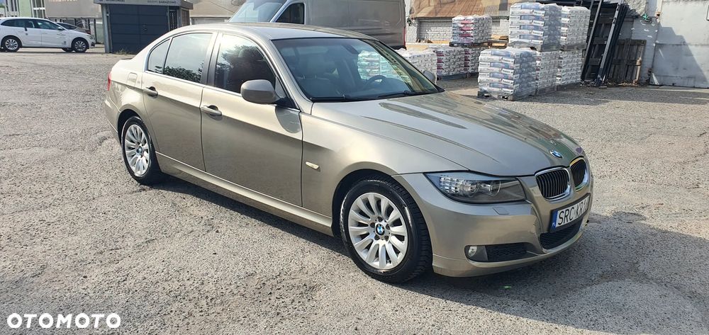 BMW Seria 3 325i Edition Exclusive - 12