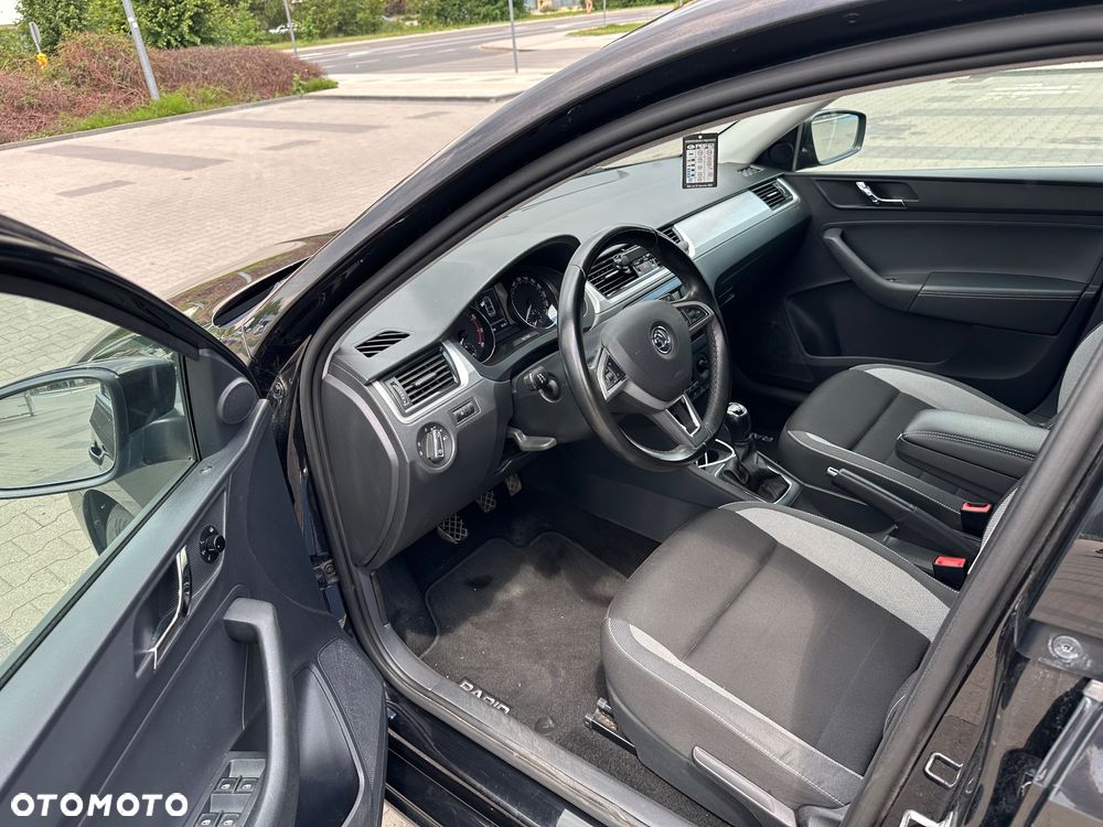 Skoda RAPID 1.2 TSI Ambition - 8