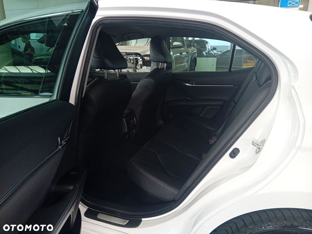 Toyota Camry - 14