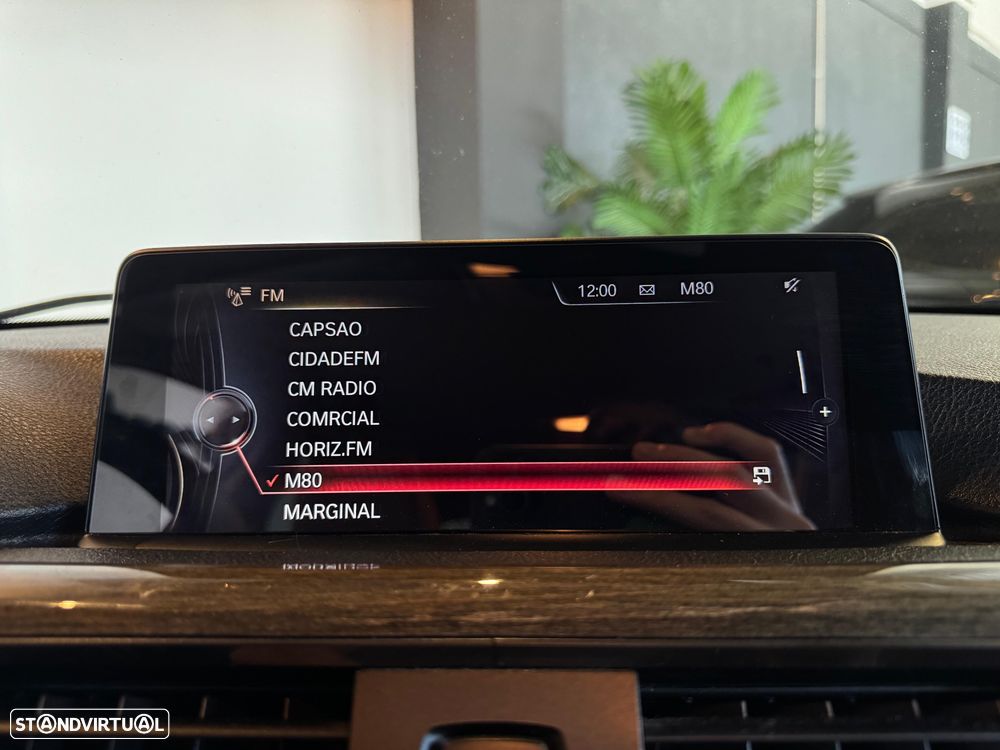 BMW 320 d EfficientDynamics Line Luxury - 19