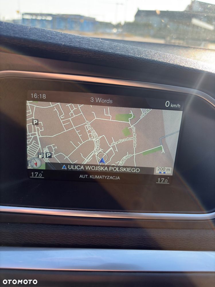 Volvo V40 D4 Momentum - 22