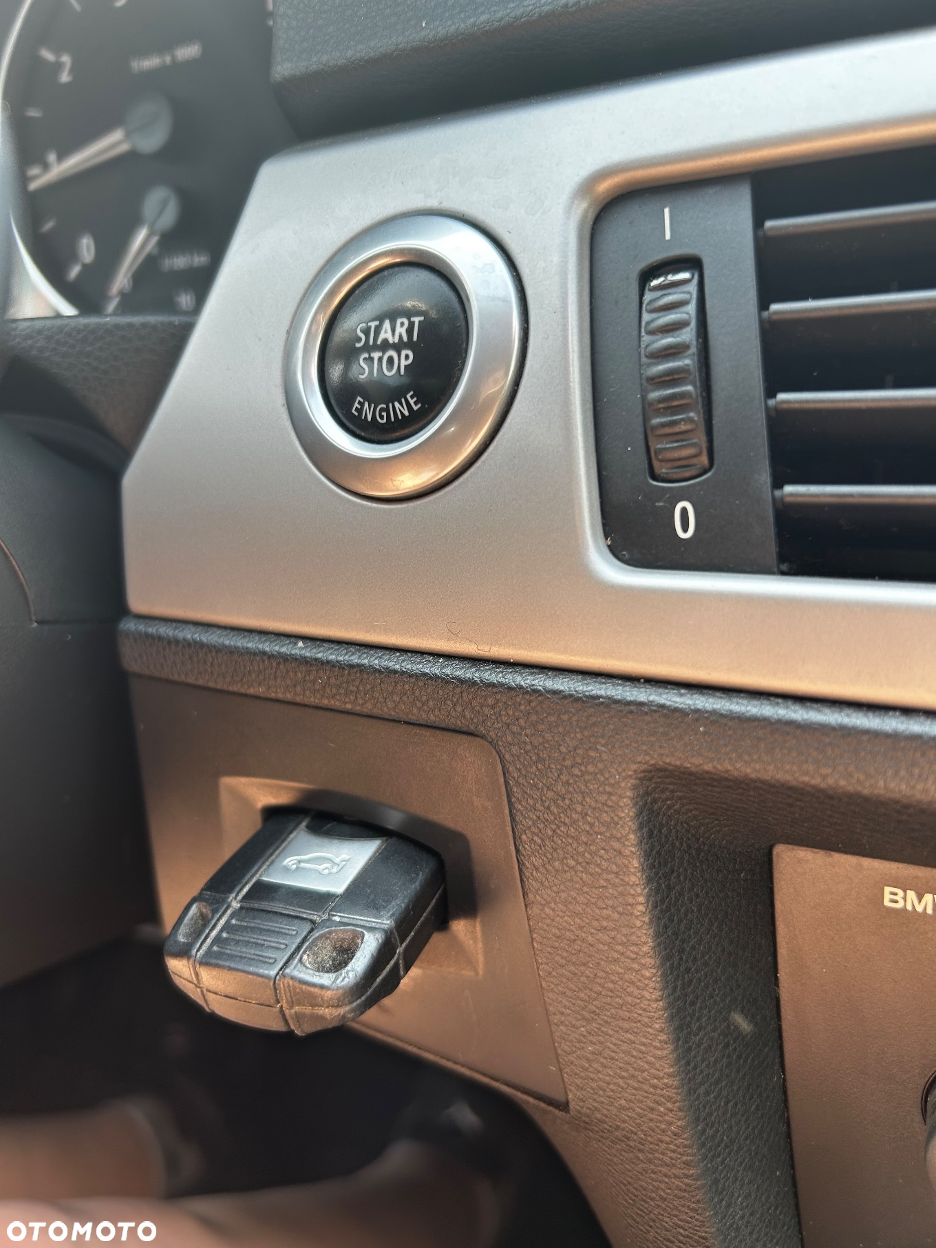 BMW Seria 3 320i Touring - 26
