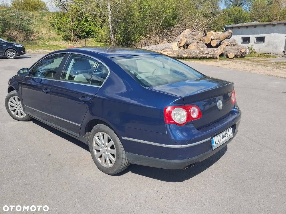Volkswagen Passat 2.0 TDI Comfortline - 14
