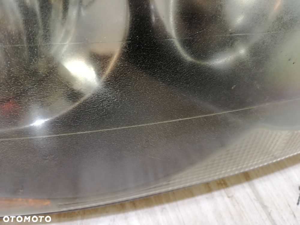 Volvo XC90 XC 90 I 02/06 lampa reflektor przód prawa Anglik - 3