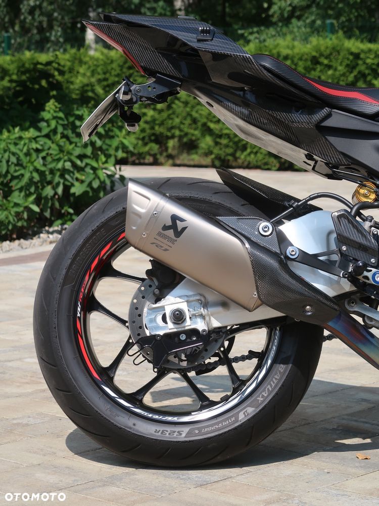 Yamaha R1 - 23