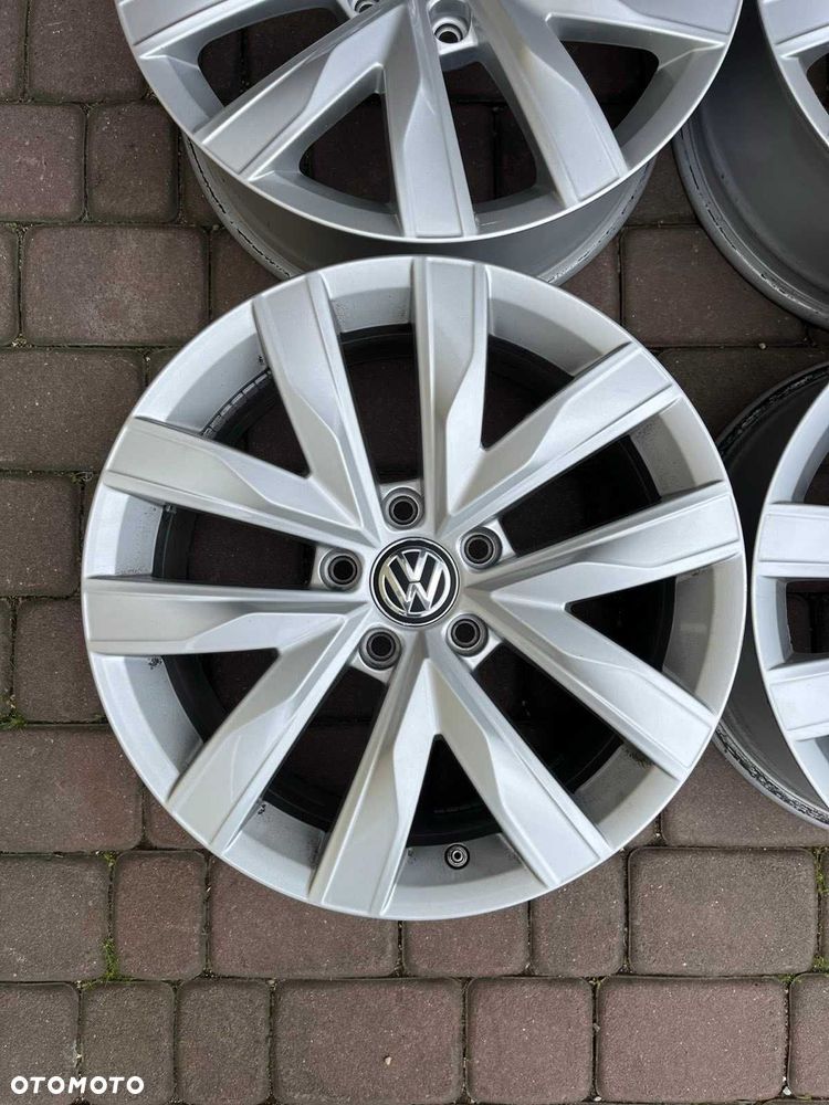 Oryginalne alufelgi VW 5x112 17 cali Czujniki Passat B8 Golf Touran - 5