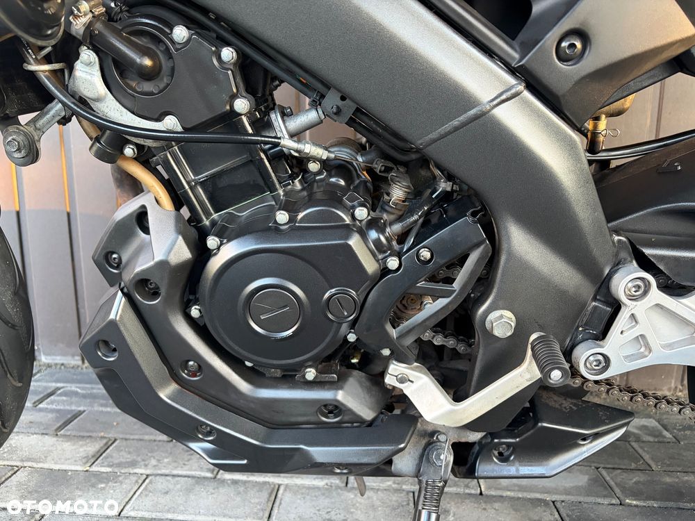 Yamaha MT - 22