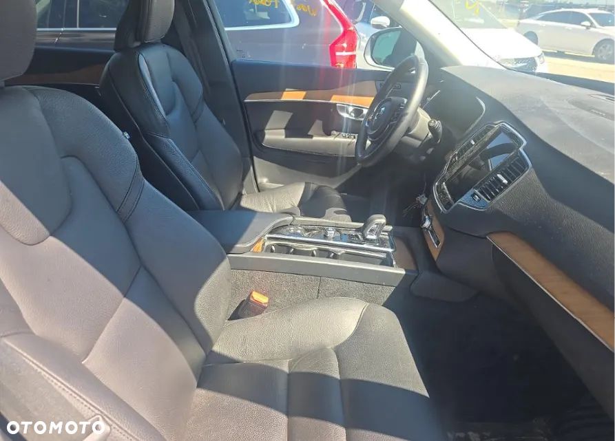 Volvo XC 90 - 11
