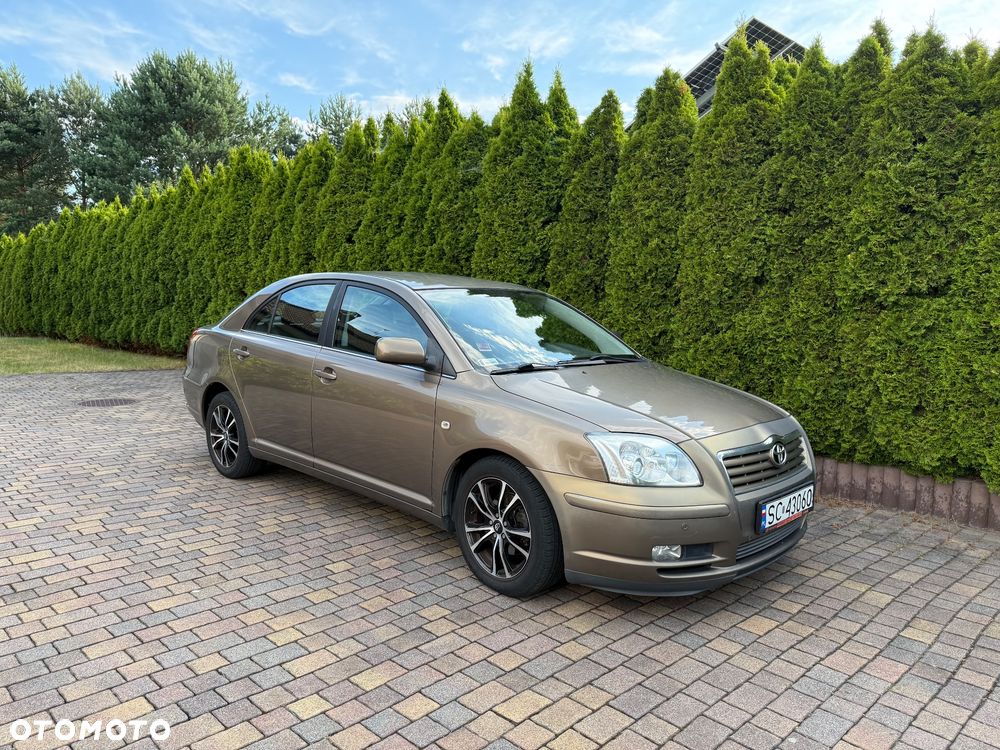 Toyota Avensis - 2