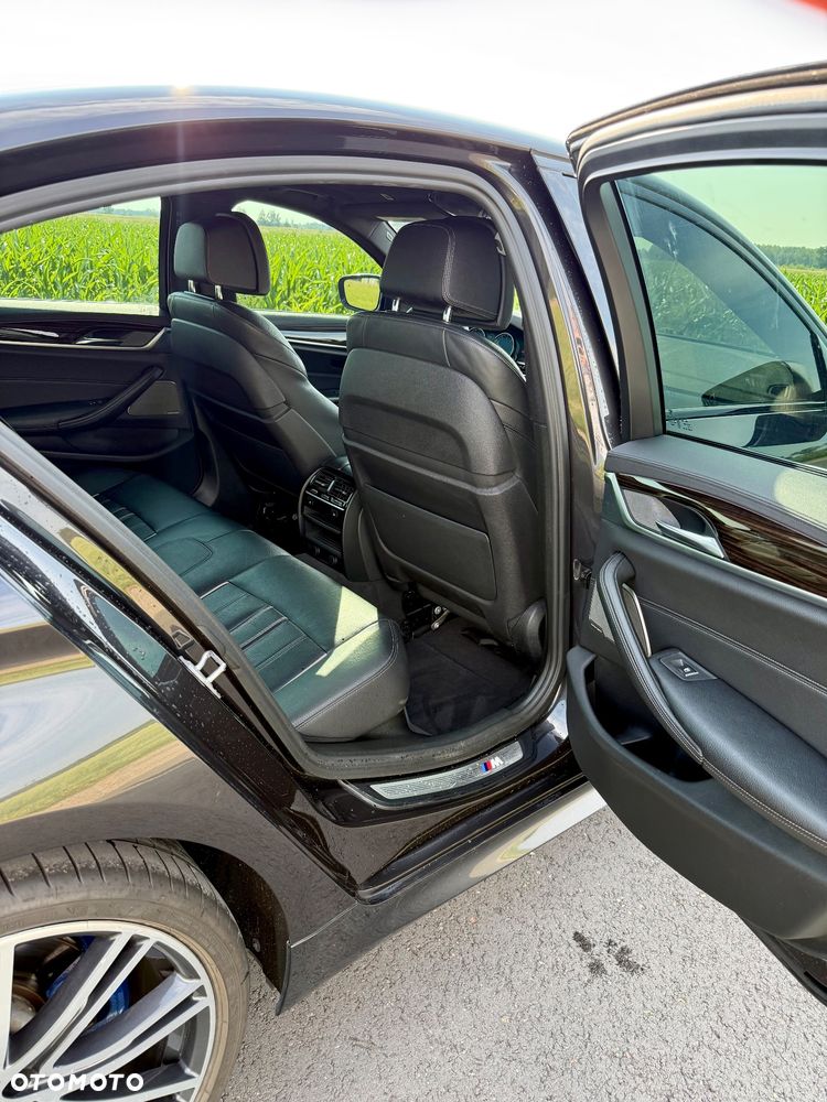 BMW Seria 5 M550i xDrive - 20