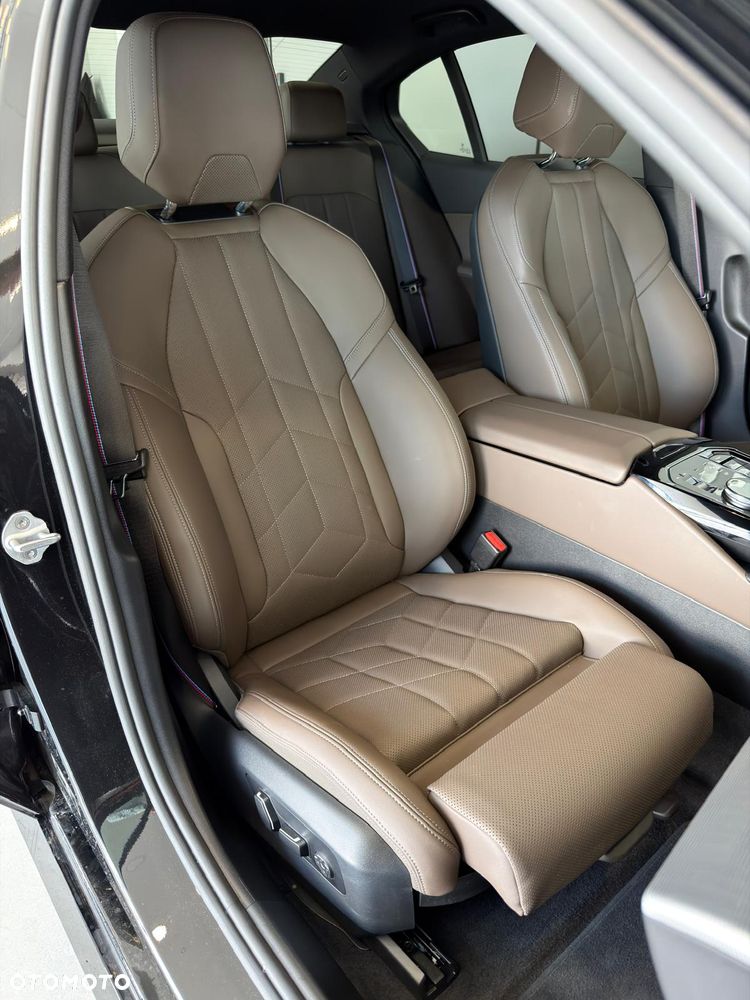 BMW Seria 5 520d xDrive mHEV M Sport - 10