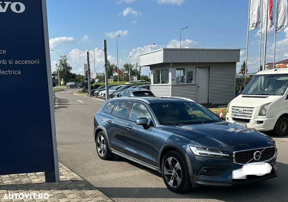 Volvo V60 B4 MHEV AT AWD Ultimate Bright - 4