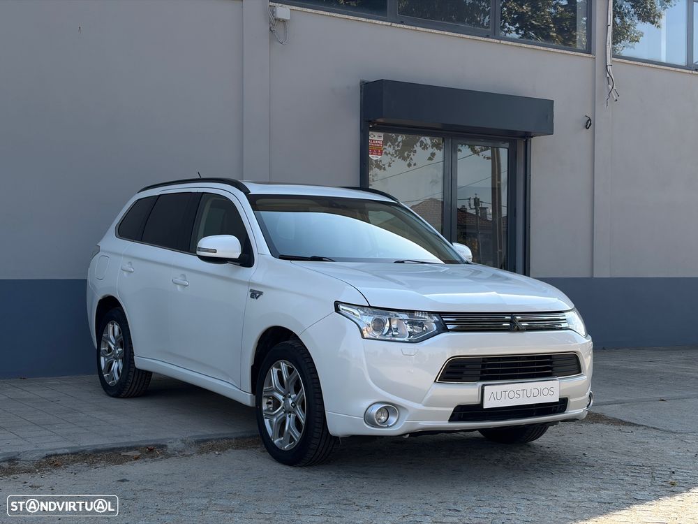 Mitsubishi Outlander 2.0 4WD - 3