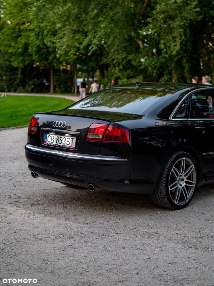 Audi A8 - 4