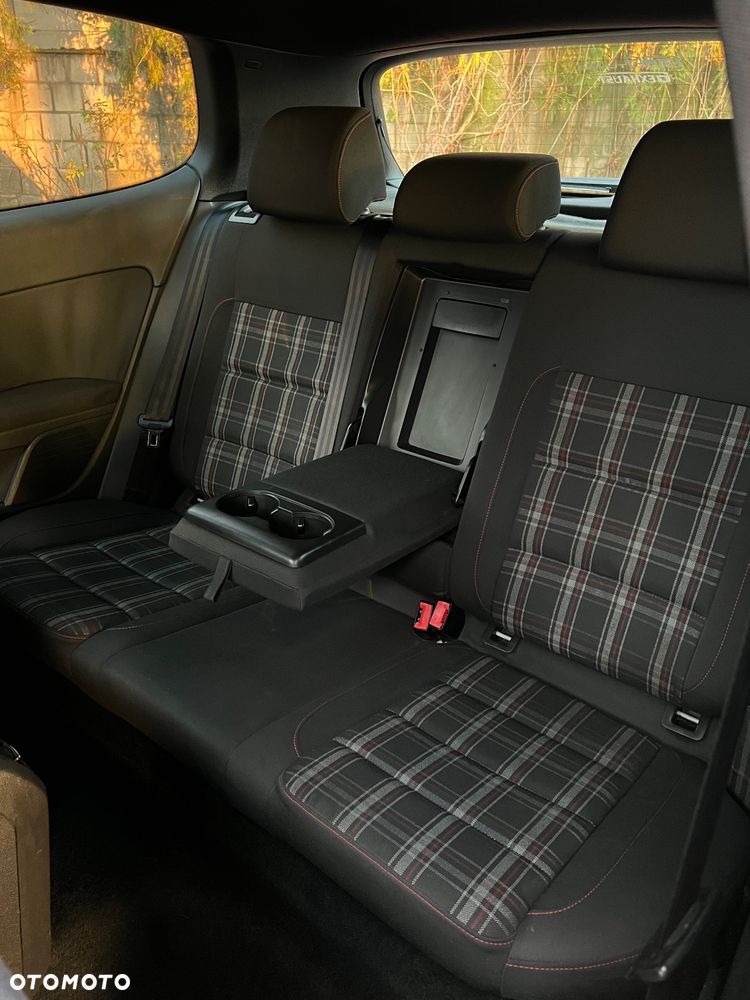 Volkswagen Golf VI 2.0 TSI GTI - 7