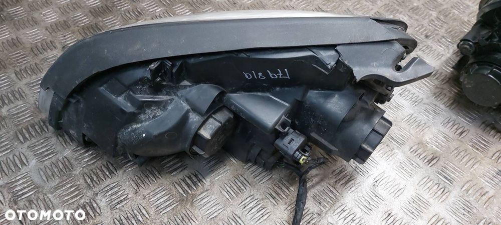 LAMPA LEWY PRZÓD + PRAWY PRZÓD CARENS III EUROPA - 3